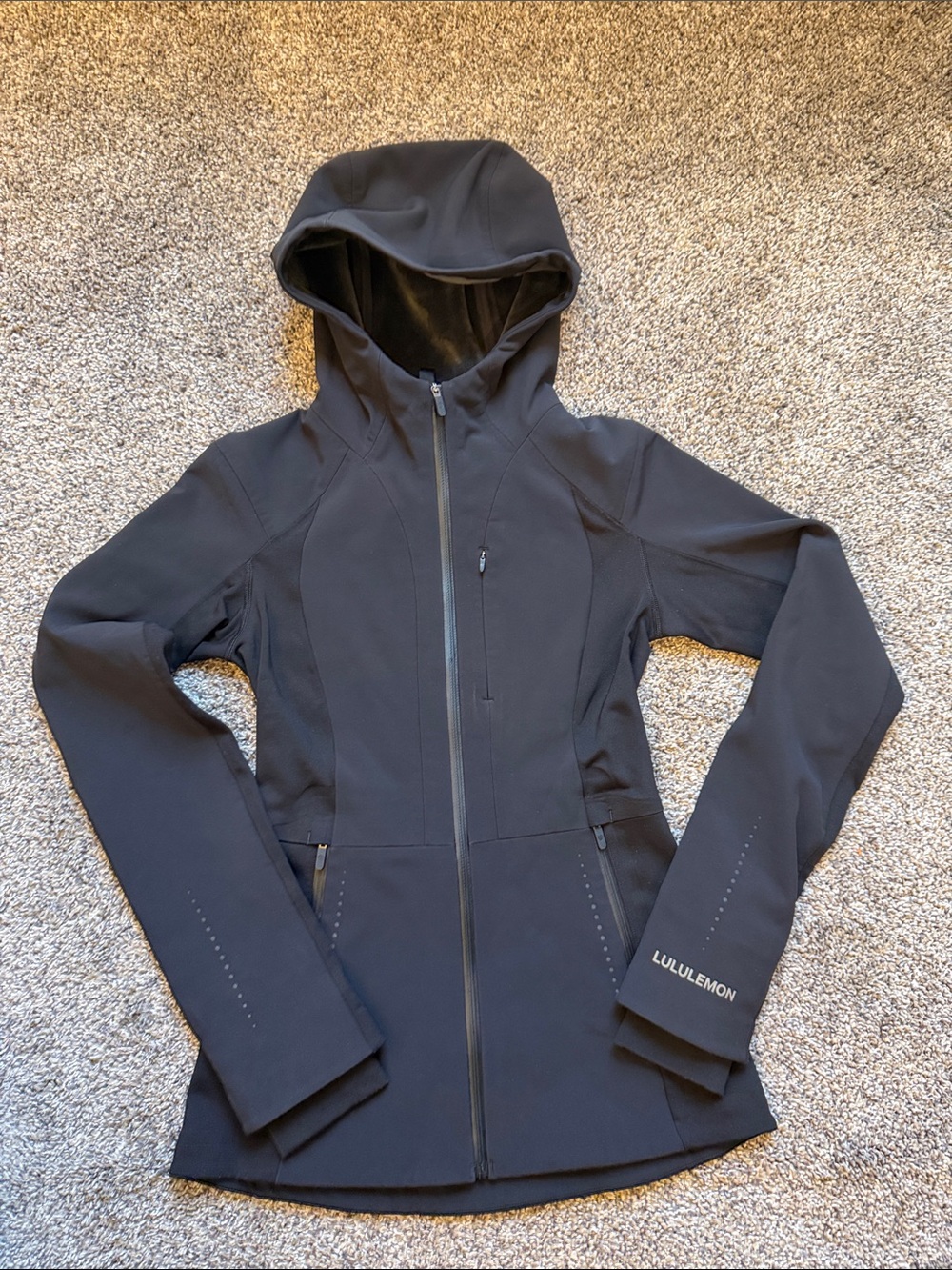 lululemon crosschill performance Black Hooded Utility Jacket size 2